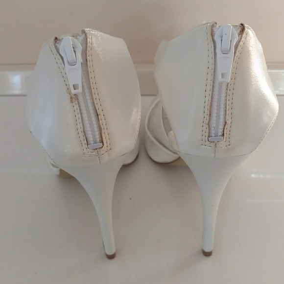 White heels - Picture 3 of 7